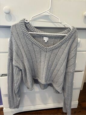 LA Hearts Gray V-Neck Ribbed Cropped Sweater off the shoulder